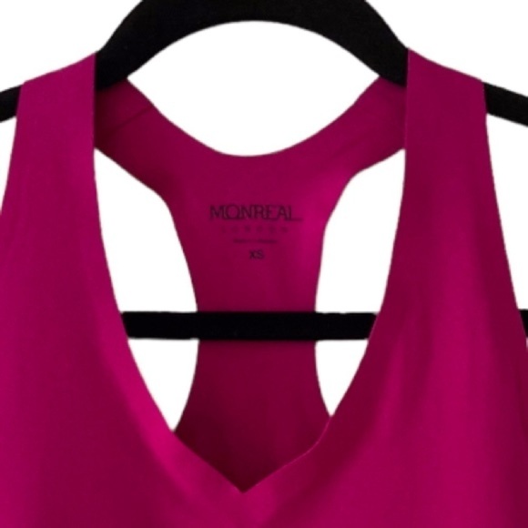 Monreal London Essential V-Neck Sports Tank Top - Picture 4 of 7